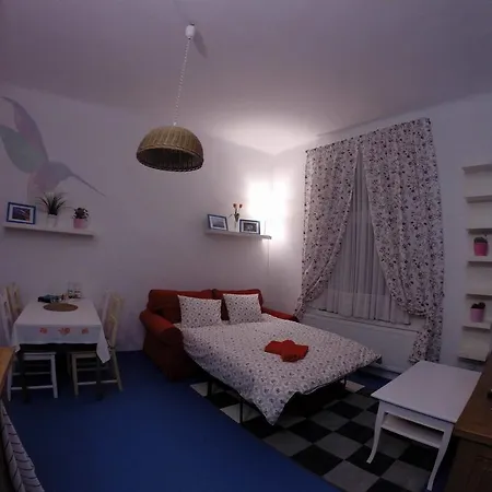 Honey Apartment