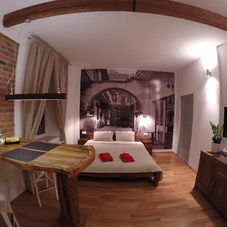 Apartment Honey *